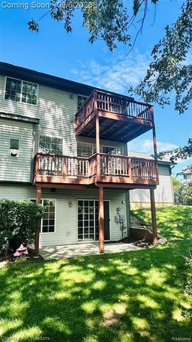 597 Winwood Circle, Walled Lake, MI 48390