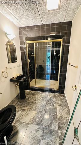 597 Winwood Circle, Walled Lake, MI 48390