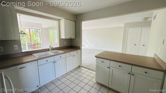 597 Winwood Circle, Walled Lake, MI 48390
