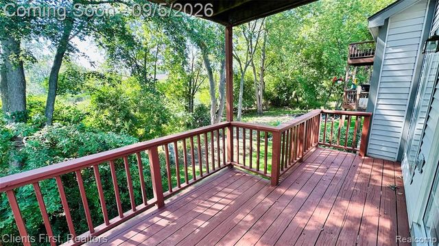 597 Winwood Circle, Walled Lake, MI 48390