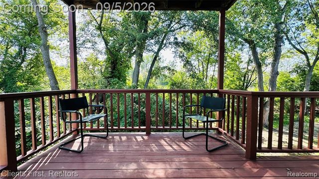 597 Winwood Circle, Walled Lake, MI 48390