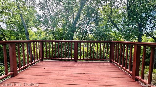597 Winwood Circle, Walled Lake, MI 48390