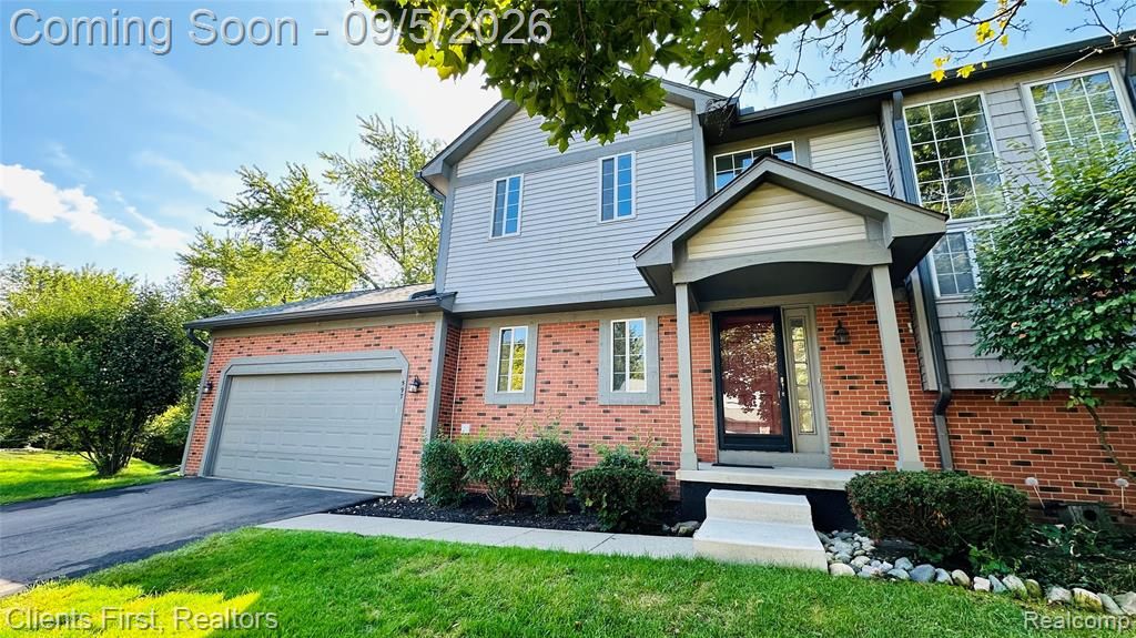 597 Winwood Circle, Walled Lake, MI 48390