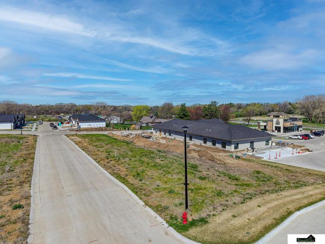 6930 Weigel Drive, Lincoln, NE 68516