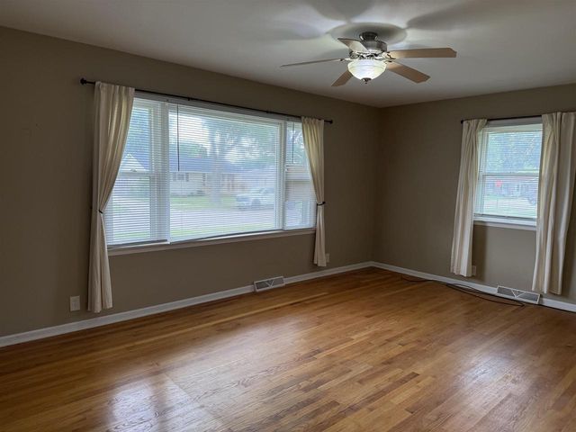 1117 N Grant Avenue, Janesville, WI 53548