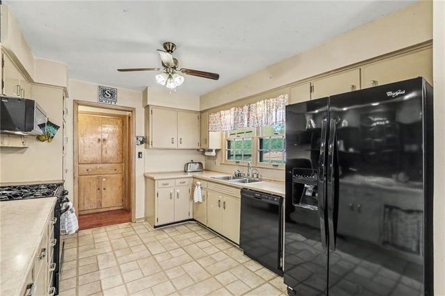10409 E 79th Terrace, Raytown, MO 64138