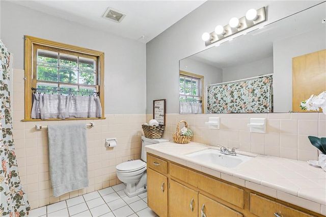 10409 E 79th Terrace, Raytown, MO 64138