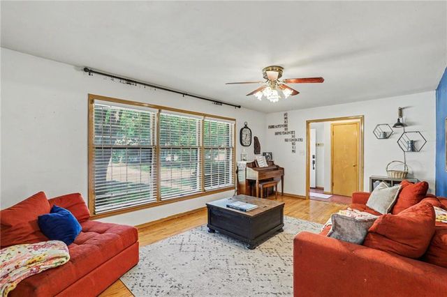 10409 E 79th Terrace, Raytown, MO 64138