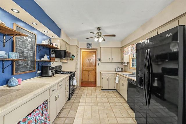 10409 E 79th Terrace, Raytown, MO 64138