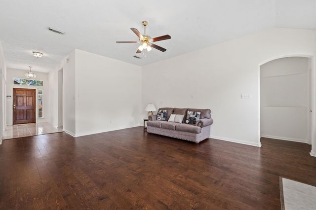 1914 Eastwood Lake Court, Kingwood, TX 77339