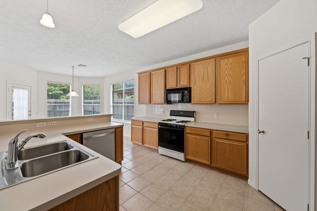 1914 Eastwood Lake Court, Kingwood, TX 77339