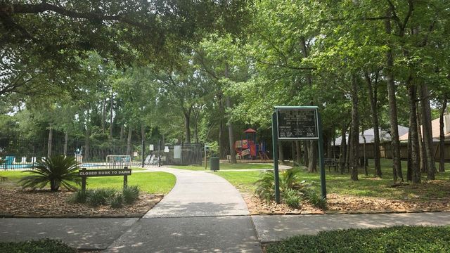 1914 Eastwood Lake Court, Kingwood, TX 77339
