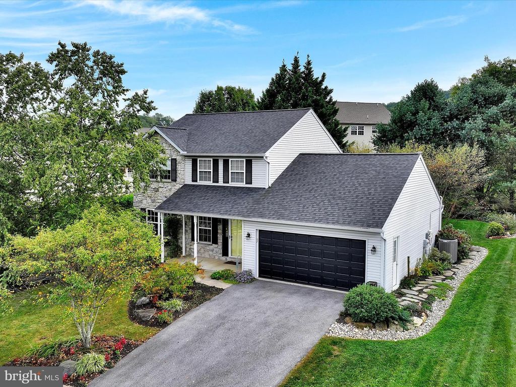 2602 ANDREW DR, Sinking Spring, PA 19608