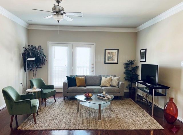 2400 Mccue Road 450, Houston, TX 77056