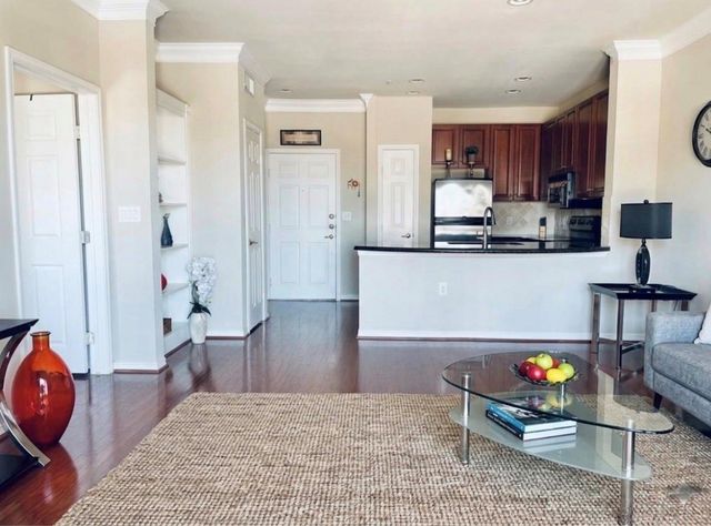 2400 Mccue Road 450, Houston, TX 77056