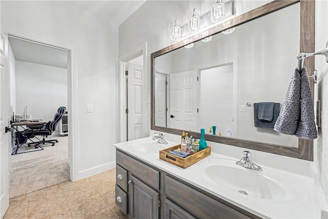 2819 N Prince William Drive, Fayetteville, AR 72703