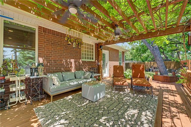 2819 N Prince William Drive, Fayetteville, AR 72703