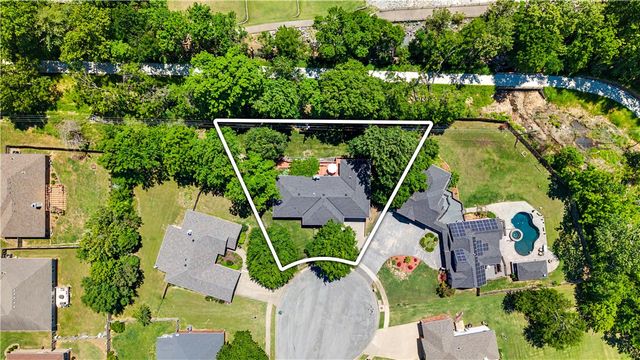 2819 N Prince William Drive, Fayetteville, AR 72703