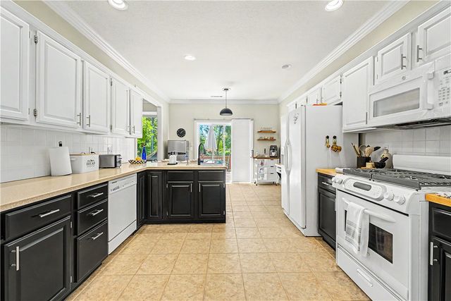 2819 N Prince William Drive, Fayetteville, AR 72703