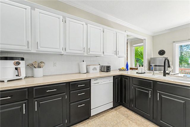 2819 N Prince William Drive, Fayetteville, AR 72703