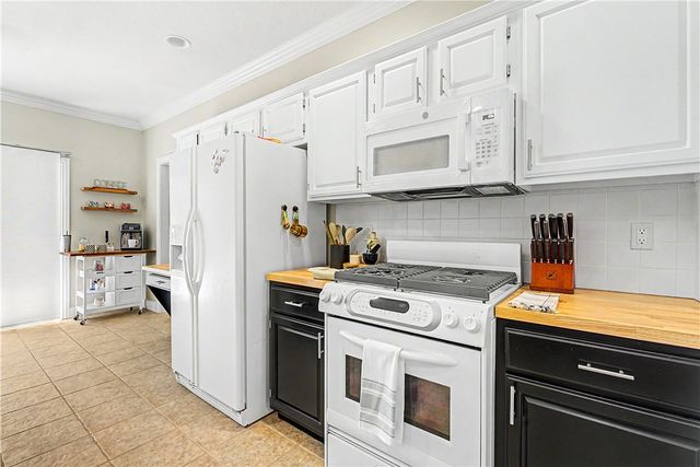 2819 N Prince William Drive, Fayetteville, AR 72703