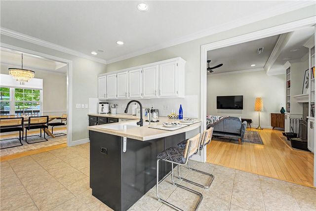 2819 N Prince William Drive, Fayetteville, AR 72703