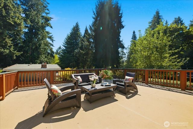 19310 37th Avenue NE, Lake Forest Park, WA 98155