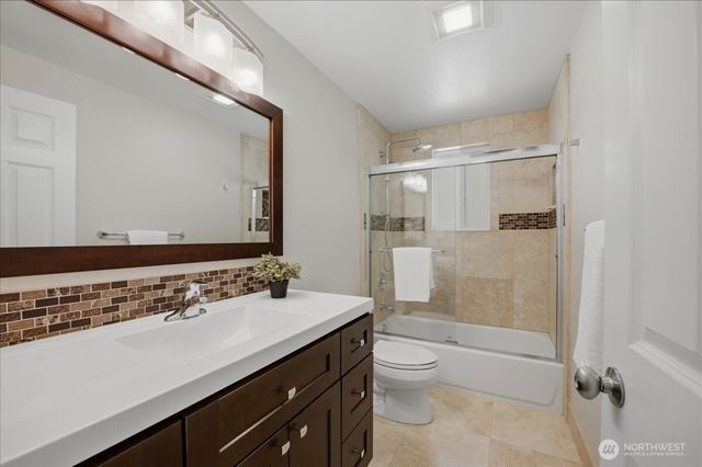 19310 37th Avenue NE, Lake Forest Park, WA 98155