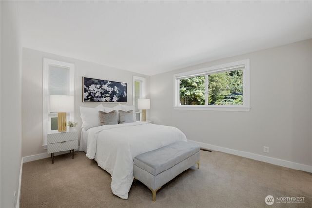 19310 37th Avenue NE, Lake Forest Park, WA 98155