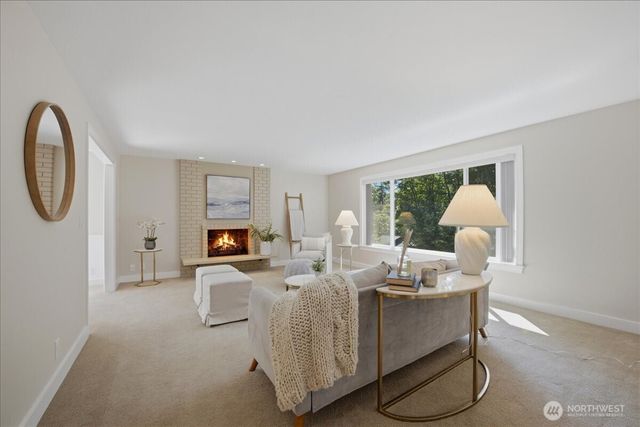 19310 37th Avenue NE, Lake Forest Park, WA 98155