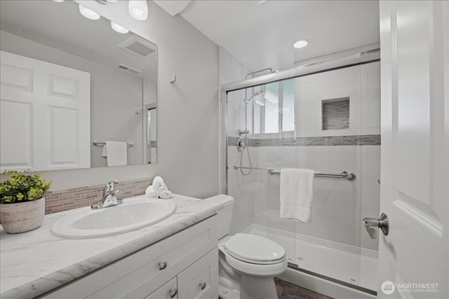 19310 37th Avenue NE, Lake Forest Park, WA 98155
