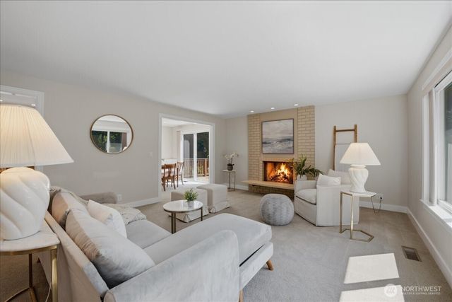 19310 37th Avenue NE, Lake Forest Park, WA 98155