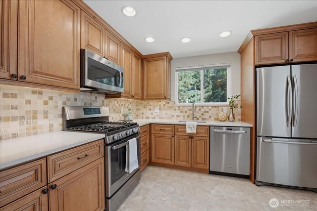 19310 37th Avenue NE, Lake Forest Park, WA 98155