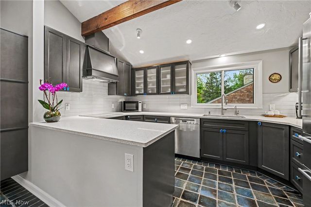 3300 Green Road, Beachwood, OH 44122