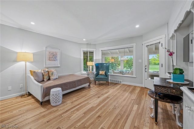 3300 Green Road, Beachwood, OH 44122