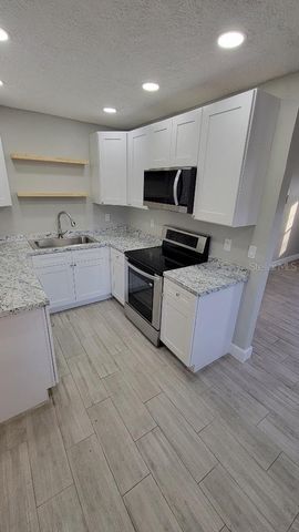 4715 W WALLCRAFT AVENUE, Tampa, FL 33611