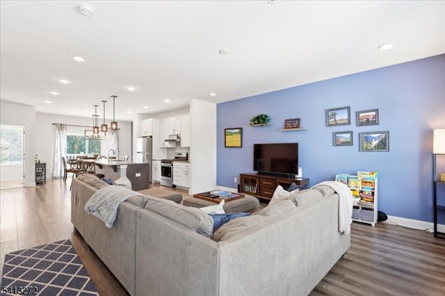 905 Abbe Rd, Little Falls Twp., NJ 07424