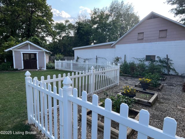 11610 Wetherby Ave, Louisville, KY 40243