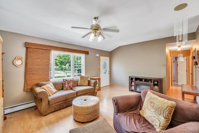 3 Megan Court, Bellport, NY 11713