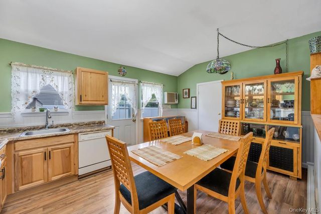 3 Megan Court, Bellport, NY 11713