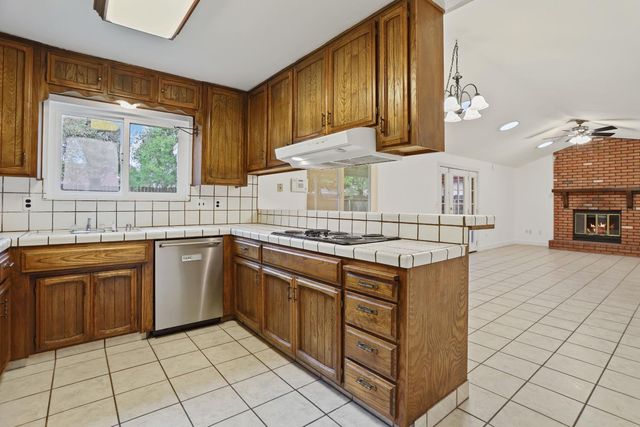 1417 Fransen Ln, Modesto, CA 95355