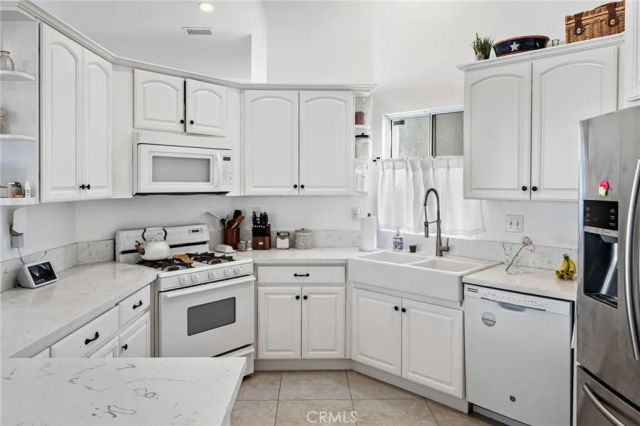 9327 Agave Drive, Hesperia, CA 92344