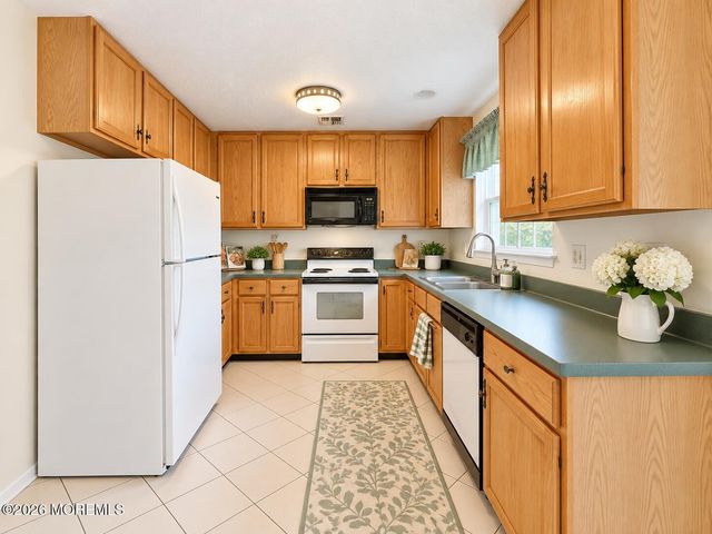 120C Ironwood Plaza, Monroe, NJ 08831