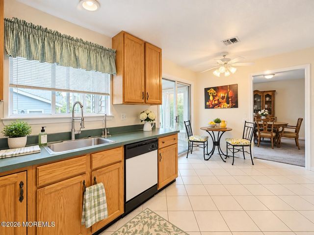 120C Ironwood Plaza, Monroe, NJ 08831