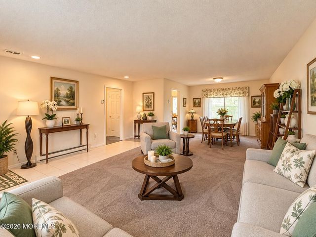 120C Ironwood Plaza, Monroe, NJ 08831