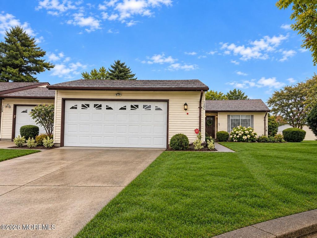 120C Ironwood Plaza, Monroe, NJ 08831