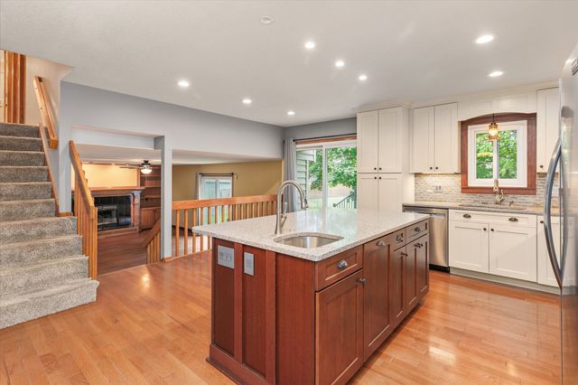 8209 Sharon Drive, Urbandale, IA 50322