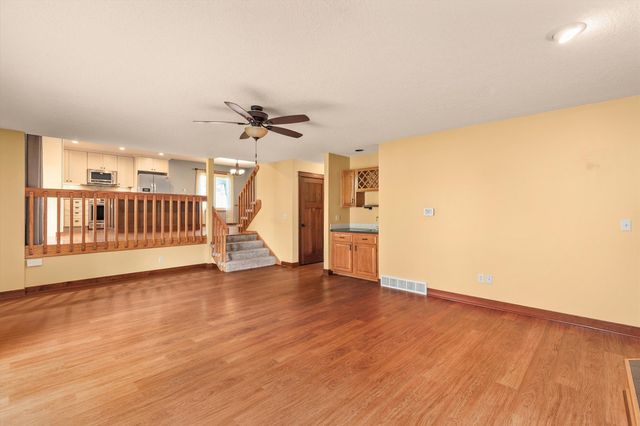 8209 Sharon Drive, Urbandale, IA 50322