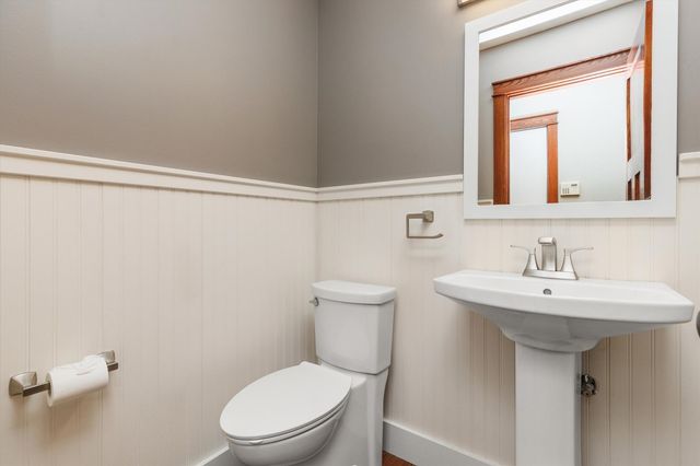 8209 Sharon Drive, Urbandale, IA 50322