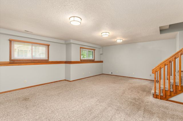 8209 Sharon Drive, Urbandale, IA 50322